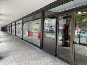 Entrada al Centre de Formació al Llarg de la Vida en Andorra