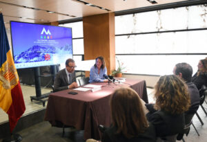Presentación del 13º Congreso Mundial de Turismo en Andorra con enfoque en inteligencia artificial y cambio climático.