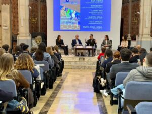 Xavier Espot discutiendo sobre el Acord d'associació en Barcelona