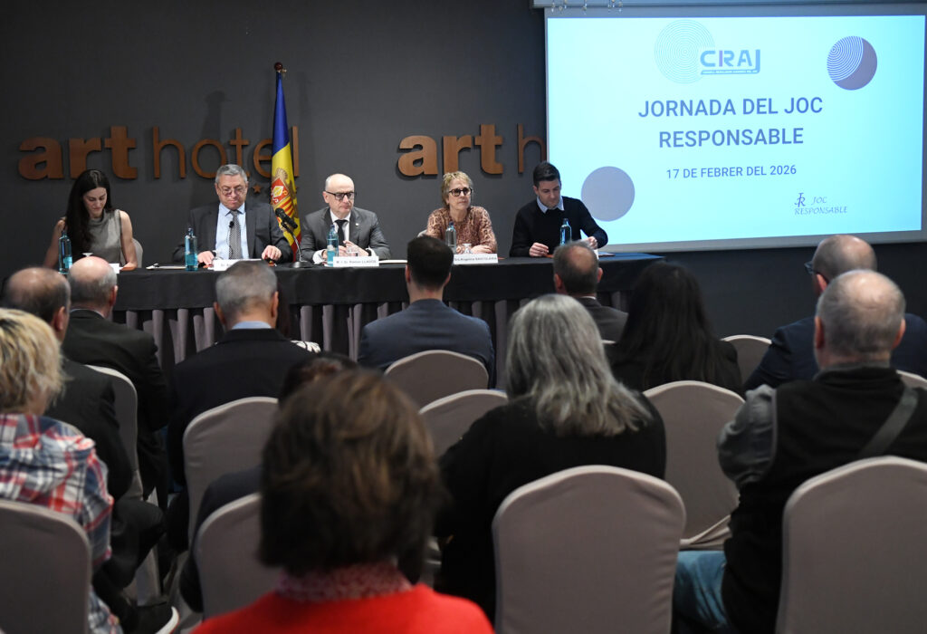 Inauguración de la jornada del juego responsable en Andorra con autoridades y asistentes.