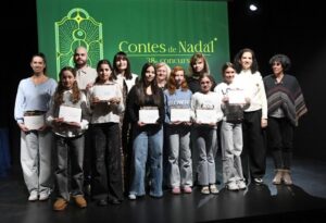 Entrega de premios a los ganadores del concurso de cuentos de Navidad en Andorra.