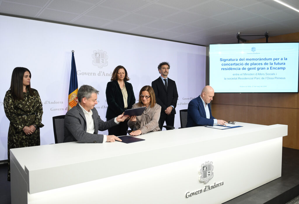 Firma del acuerdo para la nueva residencia de ancianos en Encamp