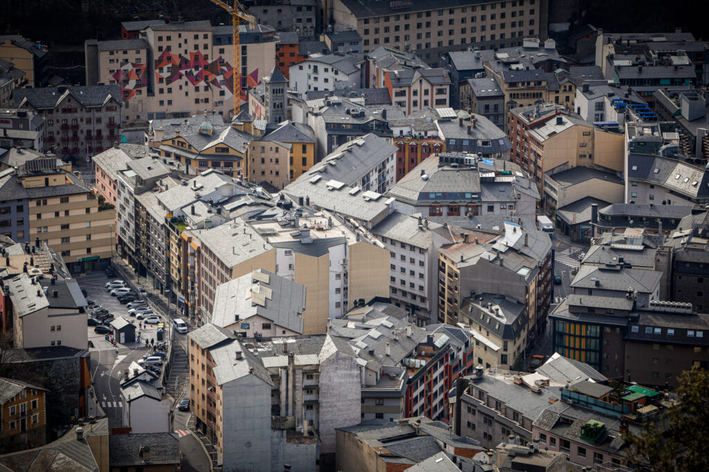 Vista aérea de edificios residenciales en Andorra