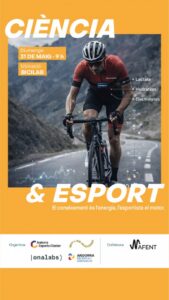 Ciclista en carretera con datos de rendimiento deportivo