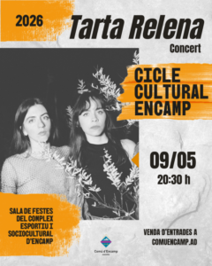 Dues cantants del duet Tarta Relena en un concert a Encamp.