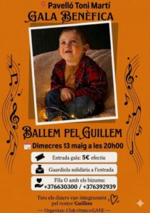 Niño sonriente en la gala benéfica Ballem pel Guillem