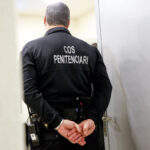 Funcionario del cuerpo penitenciario en una instalación penitenciaria