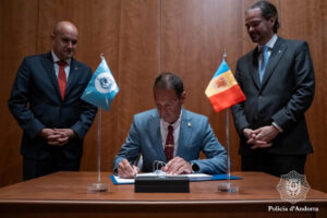 El director de la Policía de Andorra firma un acuerdo con INTERPOL en Toledo.