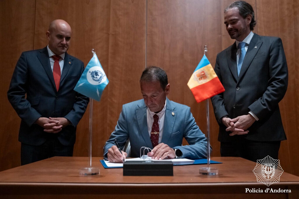 El director de la Policía de Andorra firma un acuerdo con INTERPOL en Toledo.