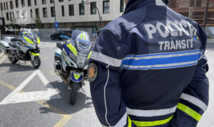 Policía de Andorra realizando controles de tráfico en una campaña de seguridad vial.