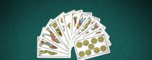 Cartas de un juego tradicional en el concurso de botifarra