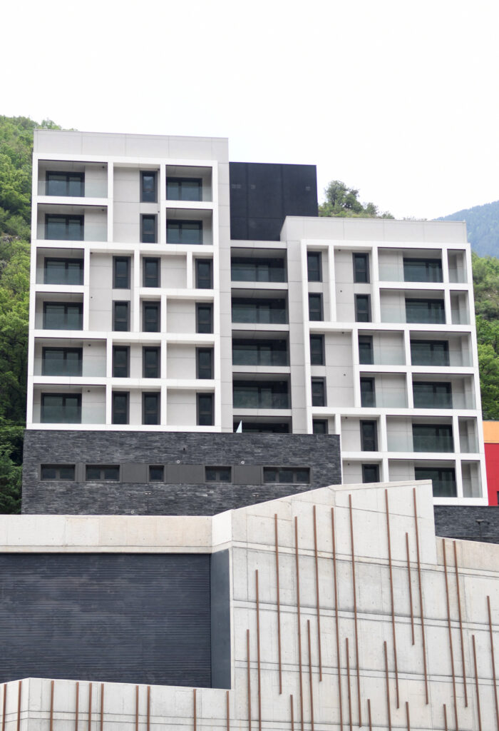 Vista del edifici Borda Nova I en Andorra, con nuevos pisos de alquiler.