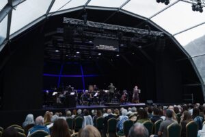 Actuació en el Festival ClàssicAnd amb públic assistent a l'esdeveniment.