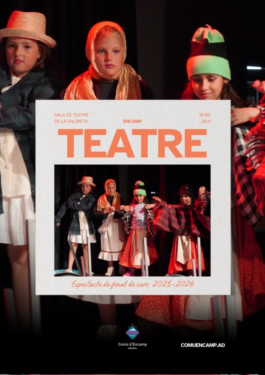 Actuació de nens en el festival de teatre a Encamp