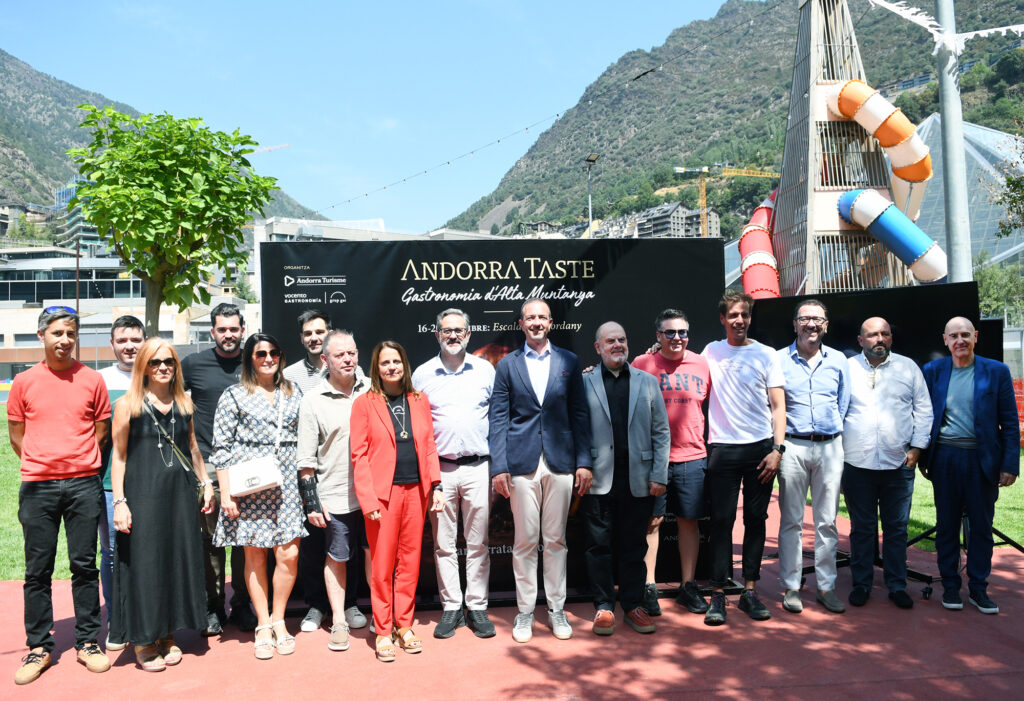 Grupo de chefs y organizadores en el evento Andorra Taste 2026