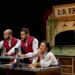 Actuació de circ amb artistes a la Plaça de Les Fontetes