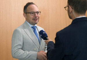 El cap de Govern d'Andorra durant una entrevista sobre l'Acord d'associació amb la UE.