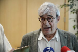 Roda de premsa sobre seguretat digital en escoles andorranes.