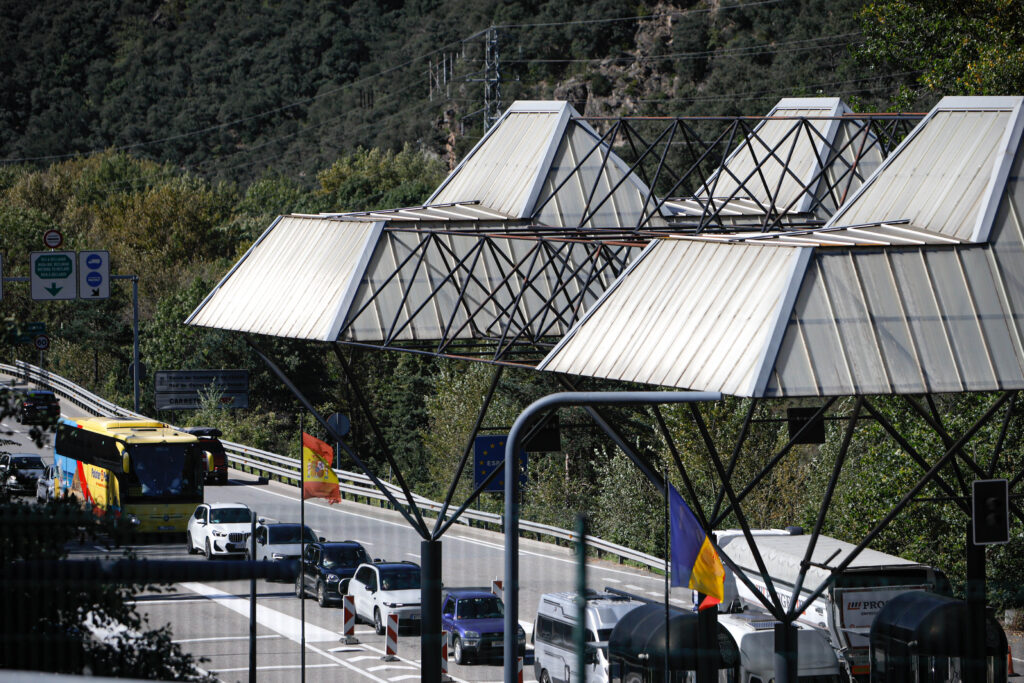 Vista de un corredor de transporte entre Andorra y la Seu d'Urgell