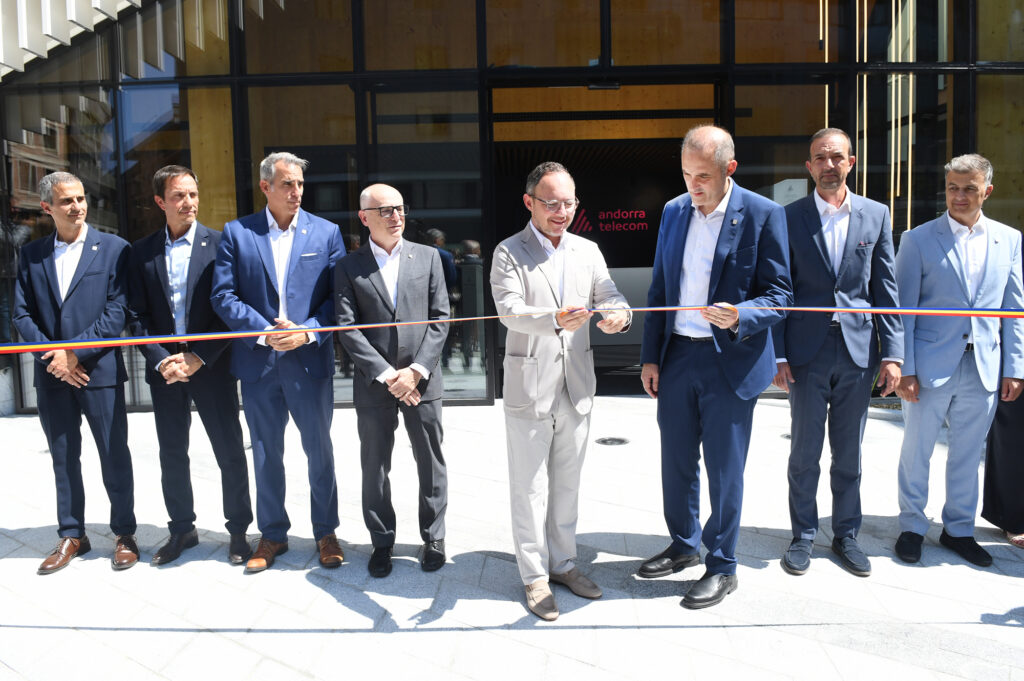 Inauguración del NODE en Andorra la Vella con una nueva plaza pública y tienda de Andorra Telecom