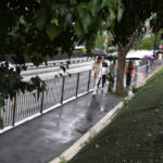 Inauguración del nuevo tramo de acera en la CG1 para mejorar la seguridad de los peatones.