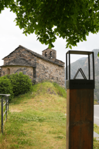 Iglesia de piedra en el camino de Nagol en Sant Julià de Lòria