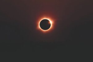 Eclipsi solar visible des d'Andorra amb precaucions de seguretat