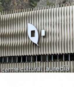 Façana del Centre Cultural Lauredià en Sant Julià de Lòria