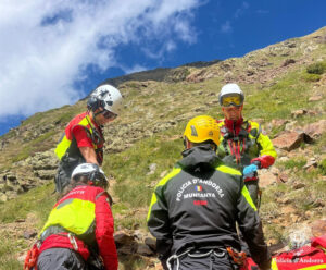 Equipos de rescate en la zona de Tristaina buscando un turista desaparecido