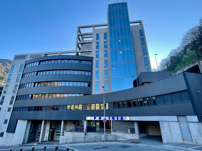 Edificio de la Policía en Escaldes-Engordany con diseño moderno y eficiente.