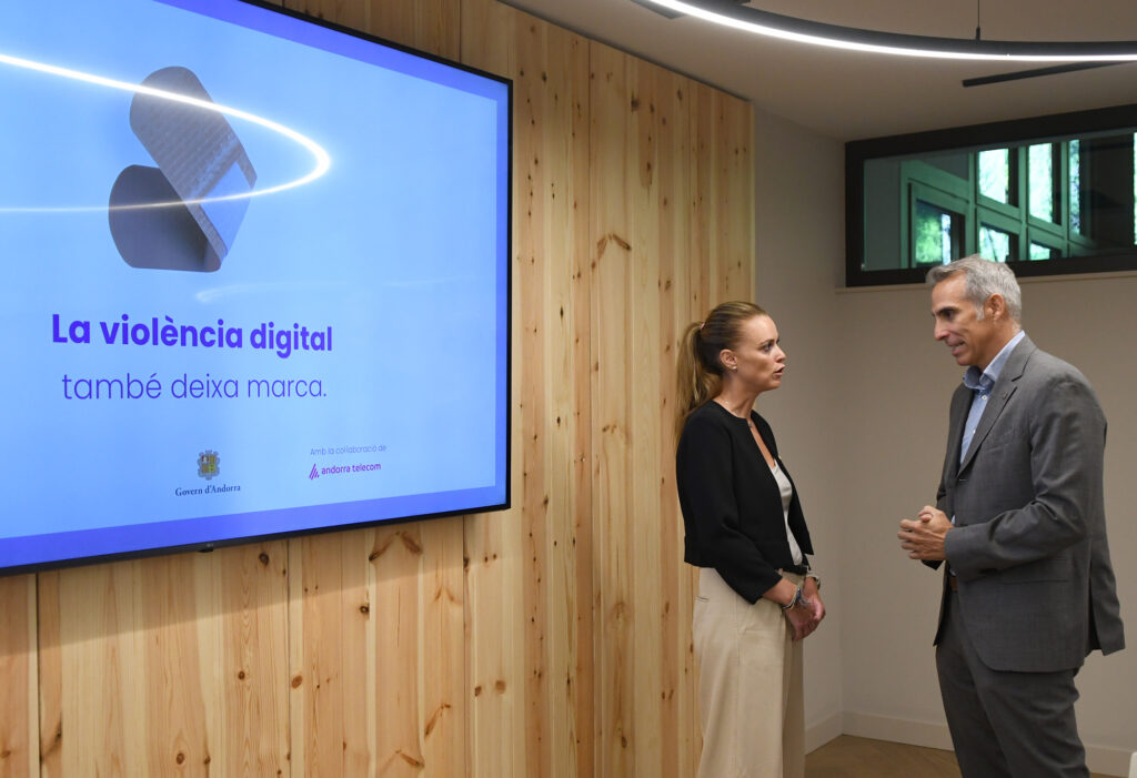 Reunión sobre la campaña contra la violencia digital en Andorra Telecom