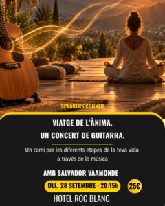 Mujer meditando con guitarra en un entorno natural