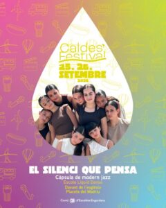 Alumnes de l'Escola Líquid Dansa presentant El Silenci que Pensa