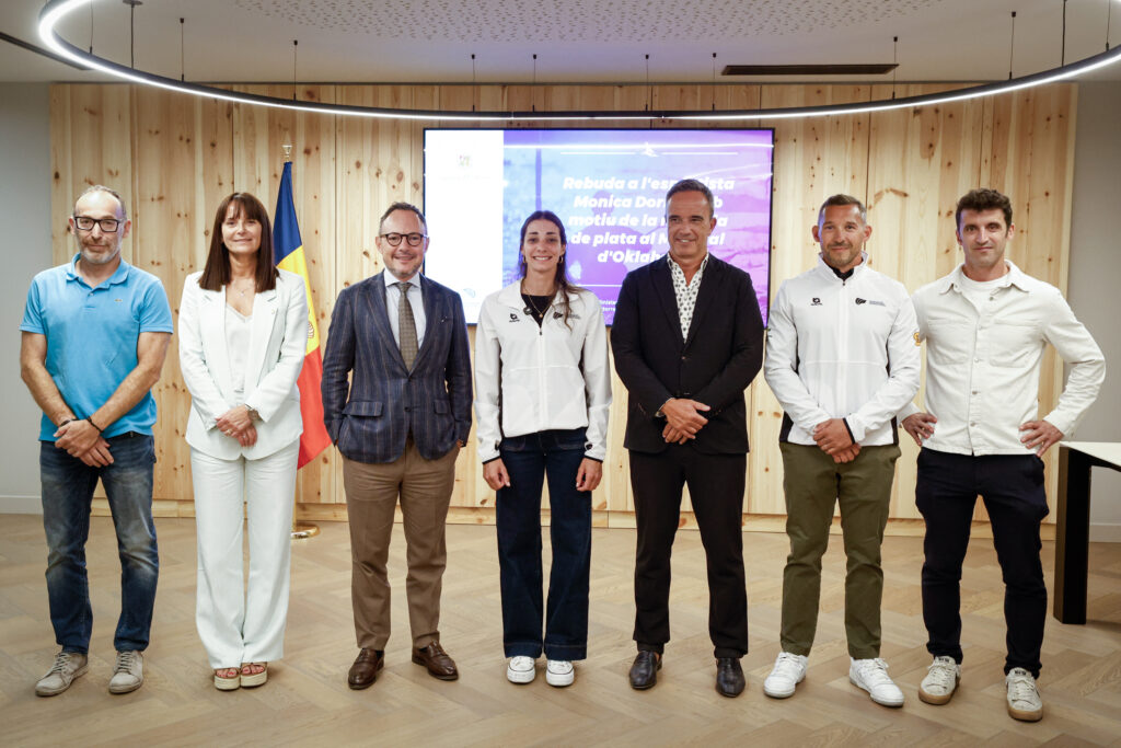 Mònica Dòria y Naiara Liñán reciben reconocimiento por sus logros deportivos