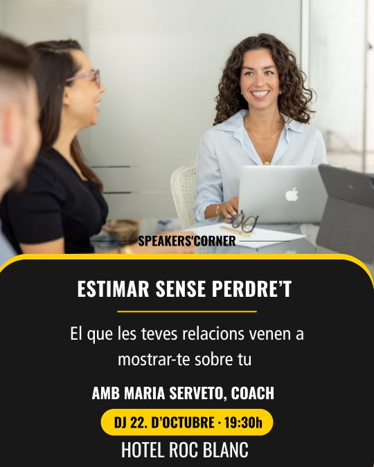 Cartel de una charla, con una mujer sonriente frente a un portátil y texto informativo.