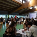Estudiantes participando en una jornada de innovación y emprendimiento en Andorra.