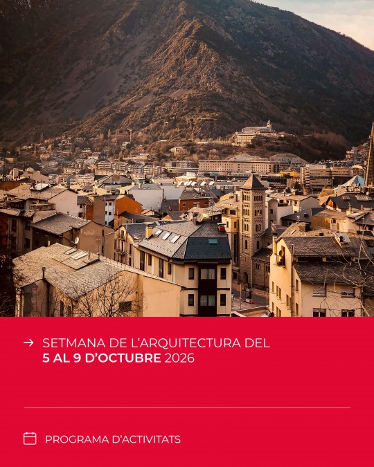 Vista panorámica de Andorra con montañas y arquitectura local